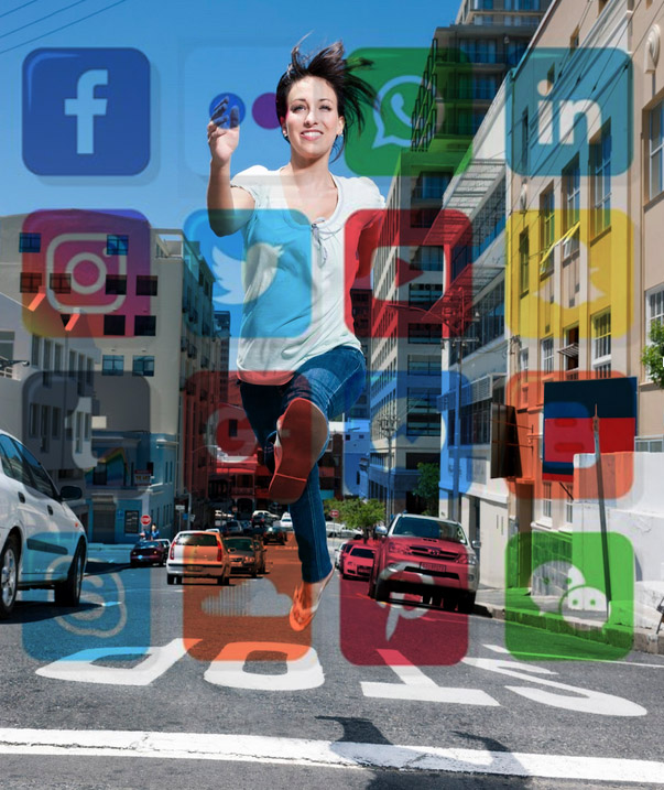 social media icons mit einem Foto einer springenden Frau im Hintergrund